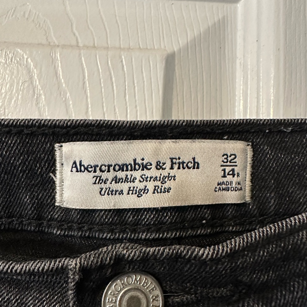 Abercrombie & Fitch Black Ankle Jeans